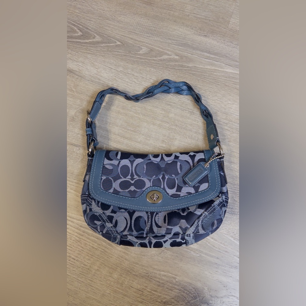 Coach Chelsea Blue Strap Bag – Signature "C" Logo Shoulder Purse